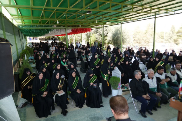 ویژه برنامه حبیب ایران در گلزار شهدای خرم‌آباد برگزار شد