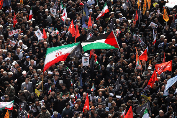 تشییع پیکر ۶۰ شهید اقتدار در تهران