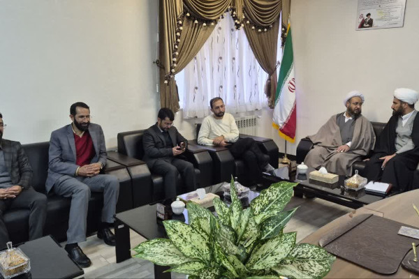 موازی‌کاری در جبهه خدمت به دین معنا ندارد