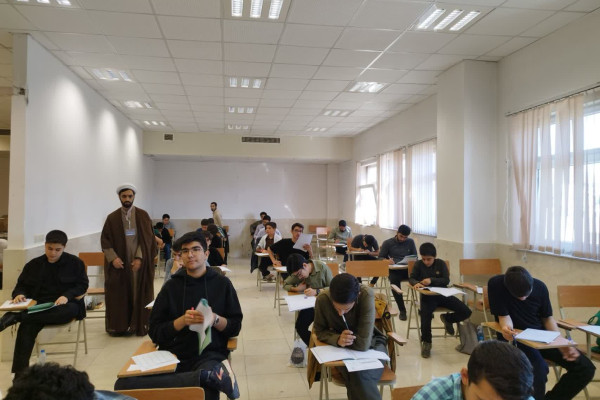 مرحله اول آزمون کتبی حافظان قرآن کریم باحضور ۱۵۹ حافظ در زنجان برگزار شد