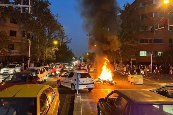 به رنگ اغتشاش