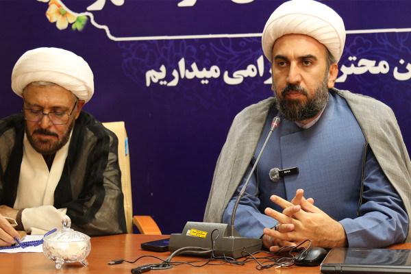 برگزاری آیین تجلیل از برگزیدگان نهضت «زندگی با آیه‌ها» در شهرستان دره‌شهر