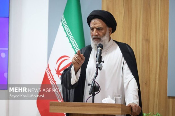 قوه قضاییه با تروریست‌های مسلح و مفسدان اقتصادی قاطعانه برخورد کند